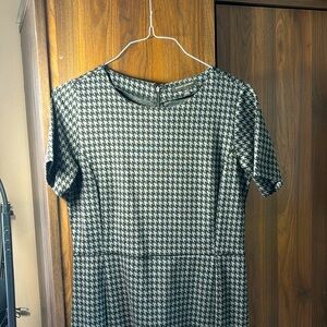 This is a Banana Republic dress with a herringbone pattern in Black and Gray